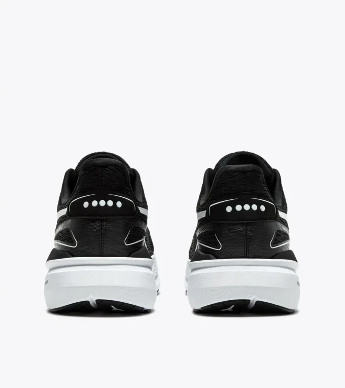 Zapatilla de running Nucleo 2 Wide: comodidad y estabilidad Zapatilla de running Nucleo 2 Wide: comodidad y estabilidad